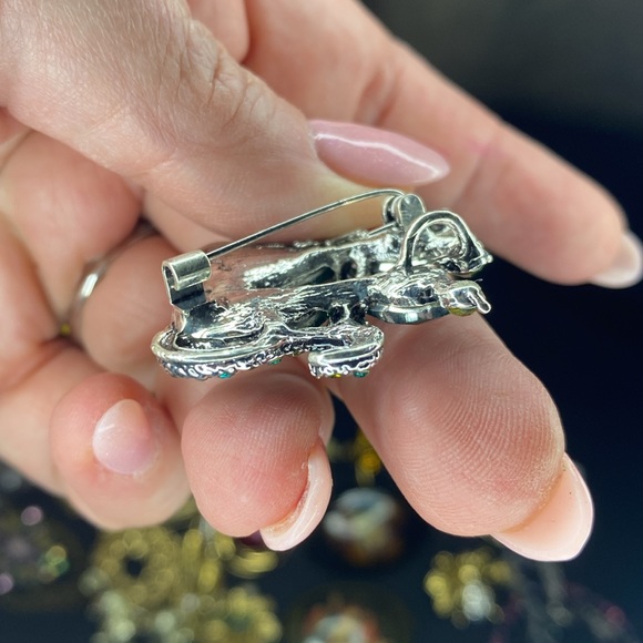 “Cat Couple” Brooch Emerald Green Color Hearts - Picture 5 of 5